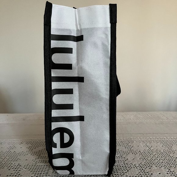 Lululemon black & white small reusable tote bag - Picture 5 of 6